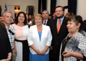 Dirigentes y representante del Mercado Municipal y Escuelas Concentradas con Bachelet